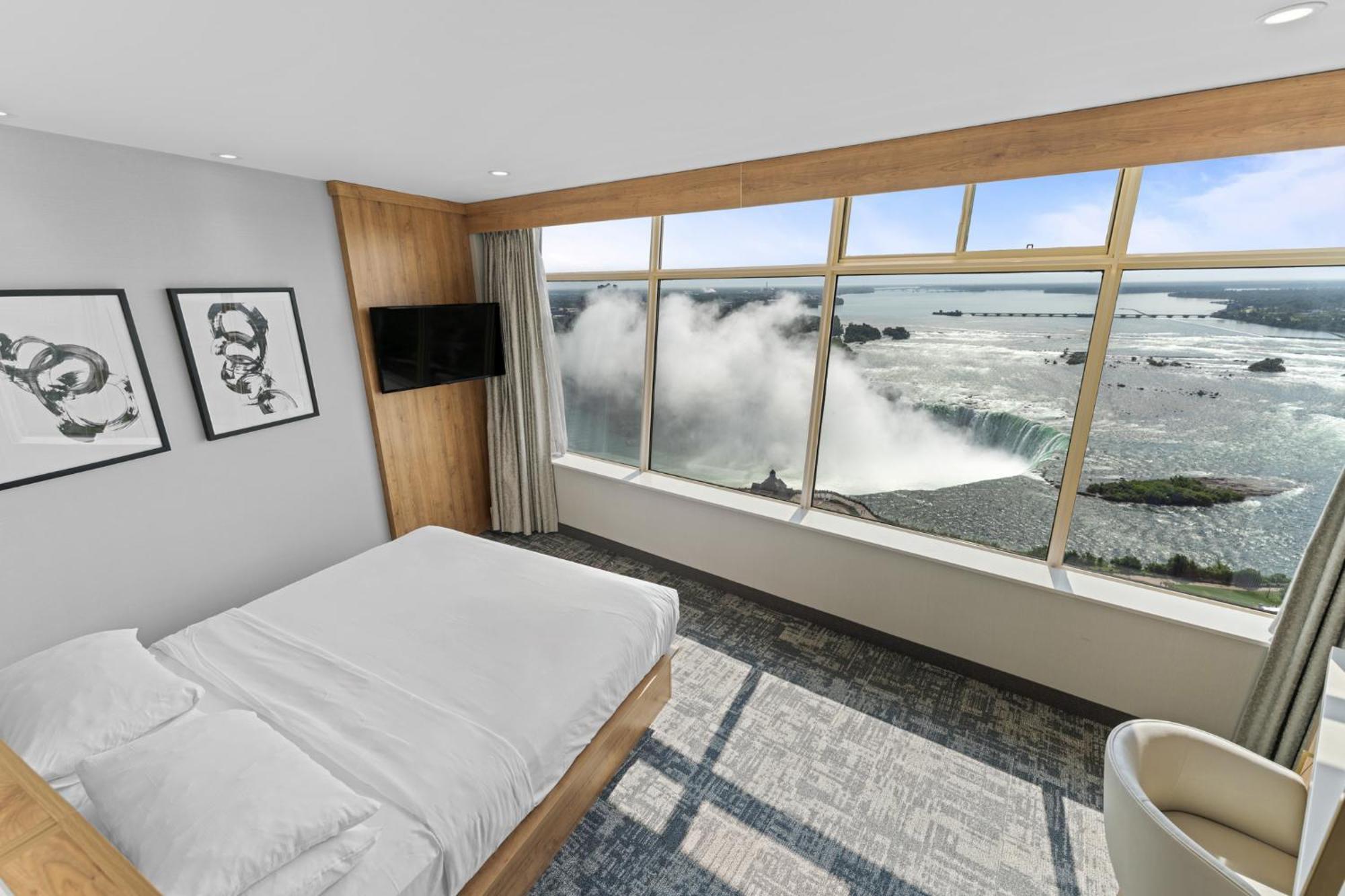 Tower Hotel At Fallsview Niagara Falls Exterior photo