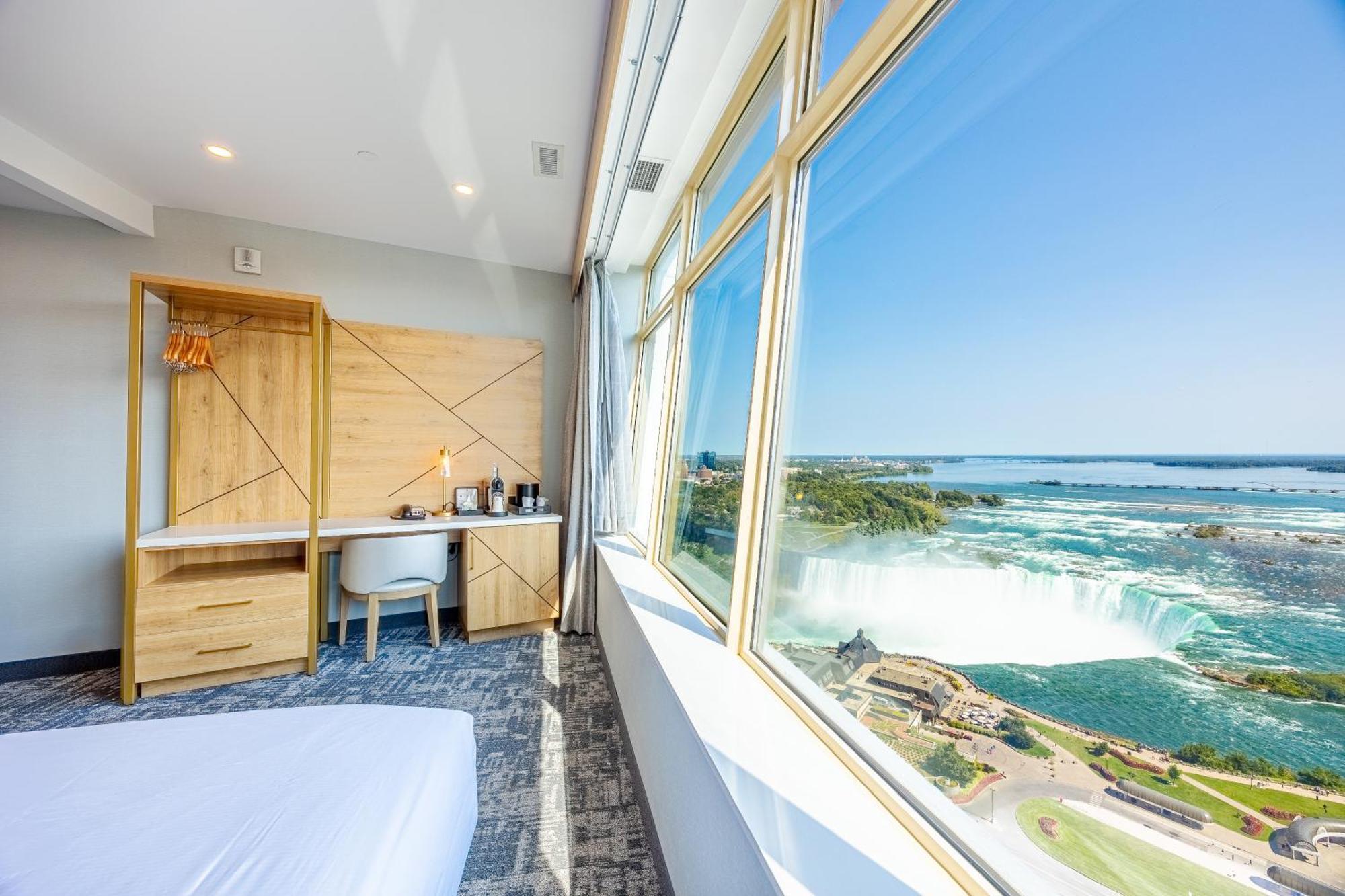 Tower Hotel At Fallsview Niagara Falls Exterior photo